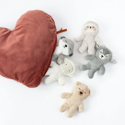 How To Bee Helpful Pillow Set